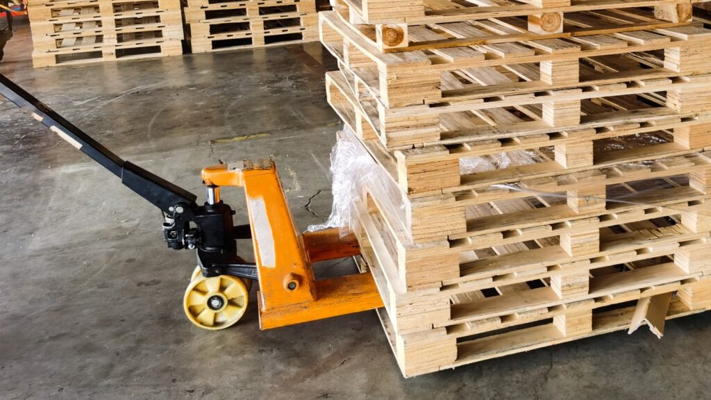 Who Manufactures Harbor Freight’s Pallet Jack and What Is Its Price?