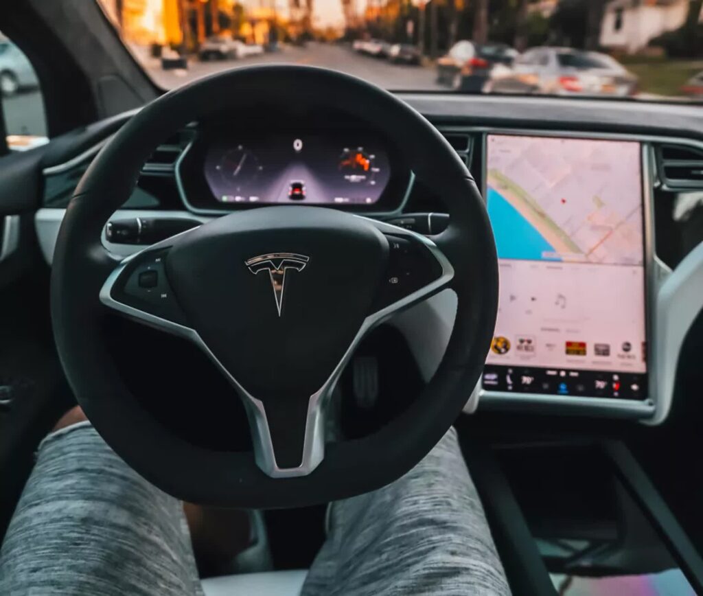 Elon Musk Acknowledges Full Self-Driving May Not Be Feasible for Older Tesla Models