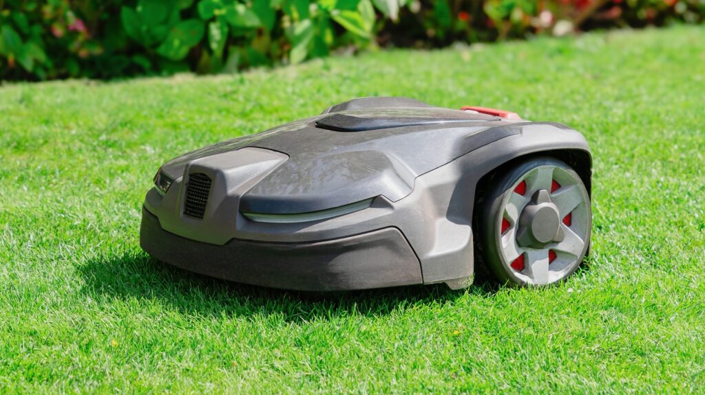 Understanding How Robot Lawn Mowers Operate and Their Costs